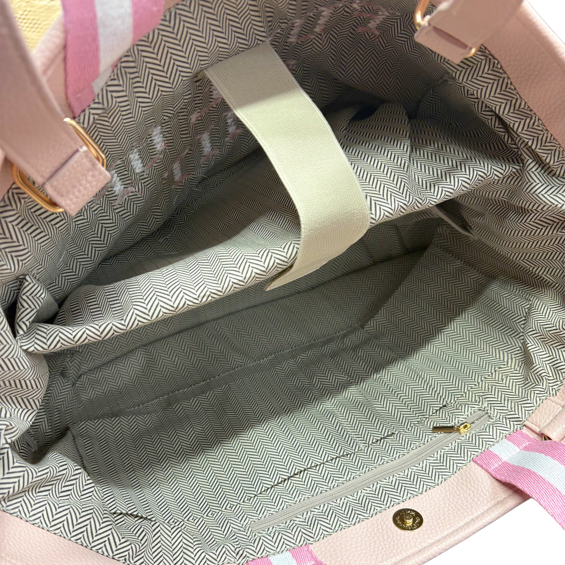 Rose pink Lilly Loves handbag with "Full Of Shit" design, stylish and eye-catching handbag for casual or statement fashion.