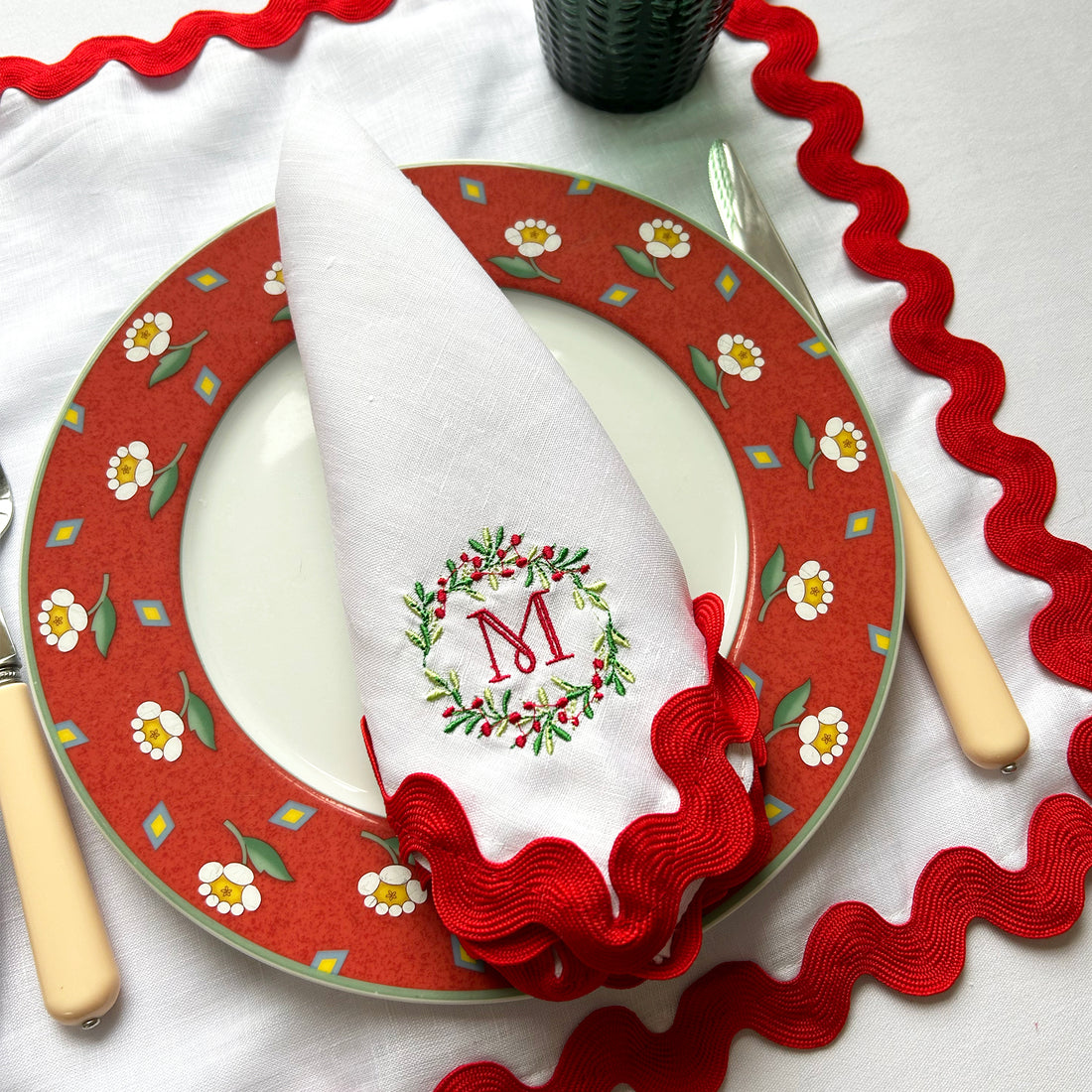 Christmas Wreath Monogrammed Napkins, Set of 4