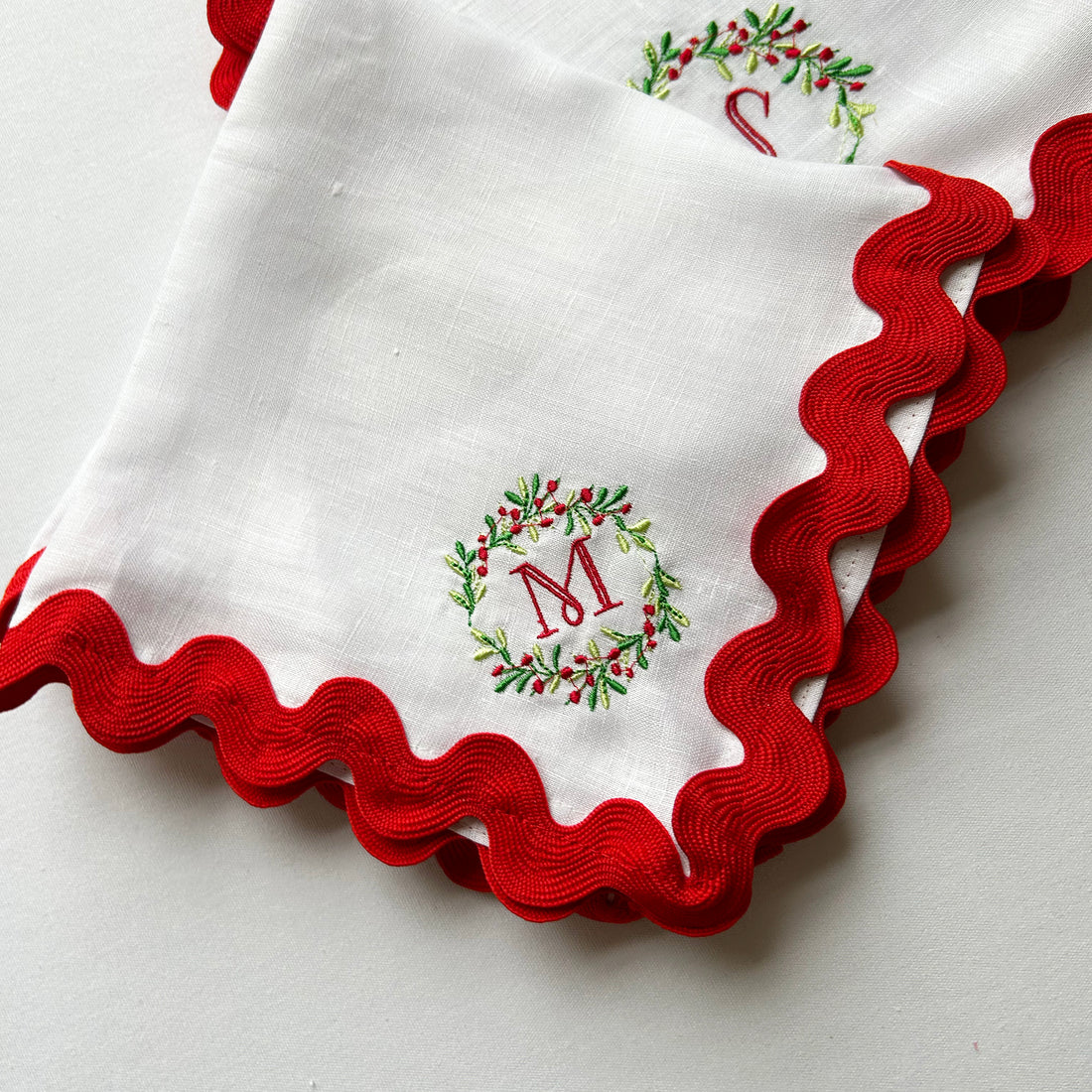 Christmas Wreath Monogrammed Napkins, Set of 4