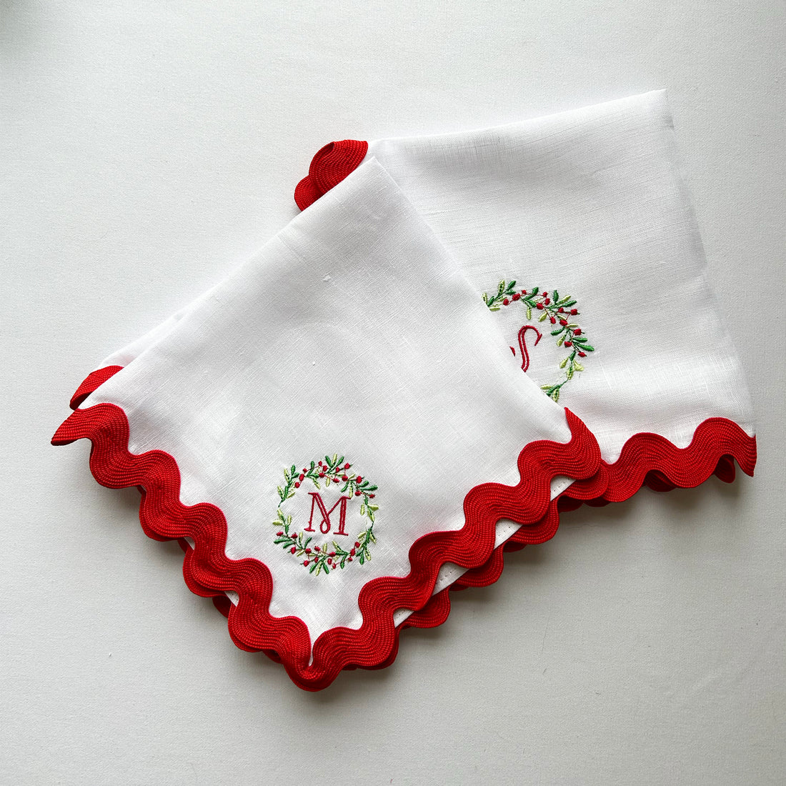 Christmas Wreath Monogrammed Napkins, Set of 4