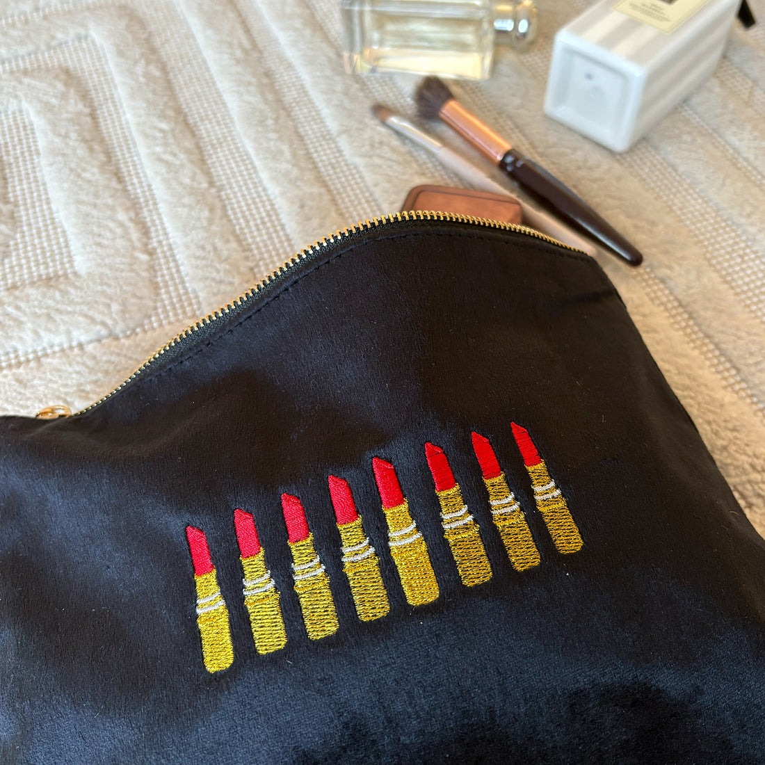 Original Lipstick Velvet Pouch